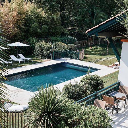 Hotel Les Freres Ibarboure Bidart Bagian luar foto