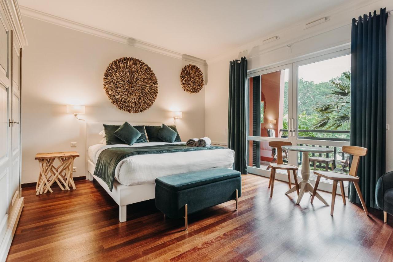 Hotel Les Freres Ibarboure Bidart Bagian luar foto