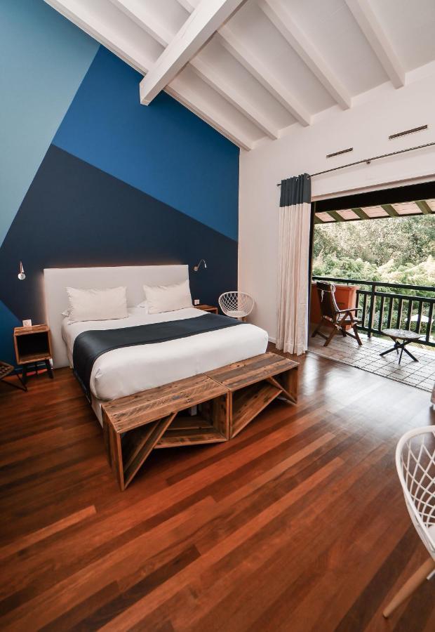 Hotel Les Freres Ibarboure Bidart Bagian luar foto