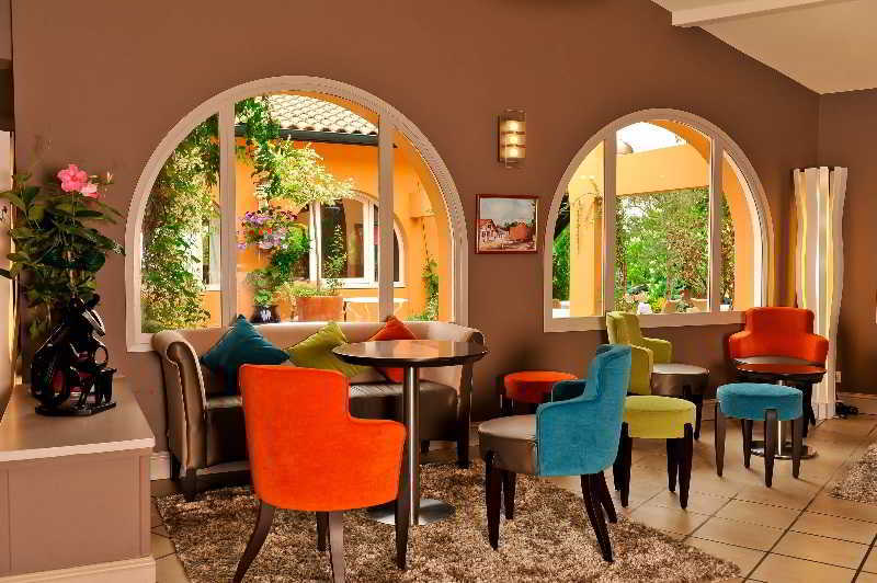 Hotel Les Freres Ibarboure Bidart Bagian luar foto