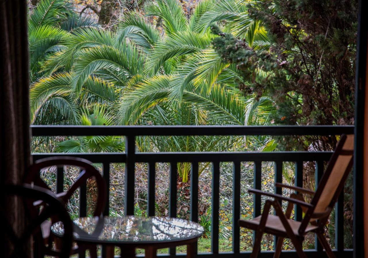 Hotel Les Freres Ibarboure Bidart Bagian luar foto